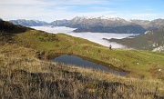 06 Panorama dalla Torcola Vaga. All'orizzonte si distingue appena appena il Monte Rosa...